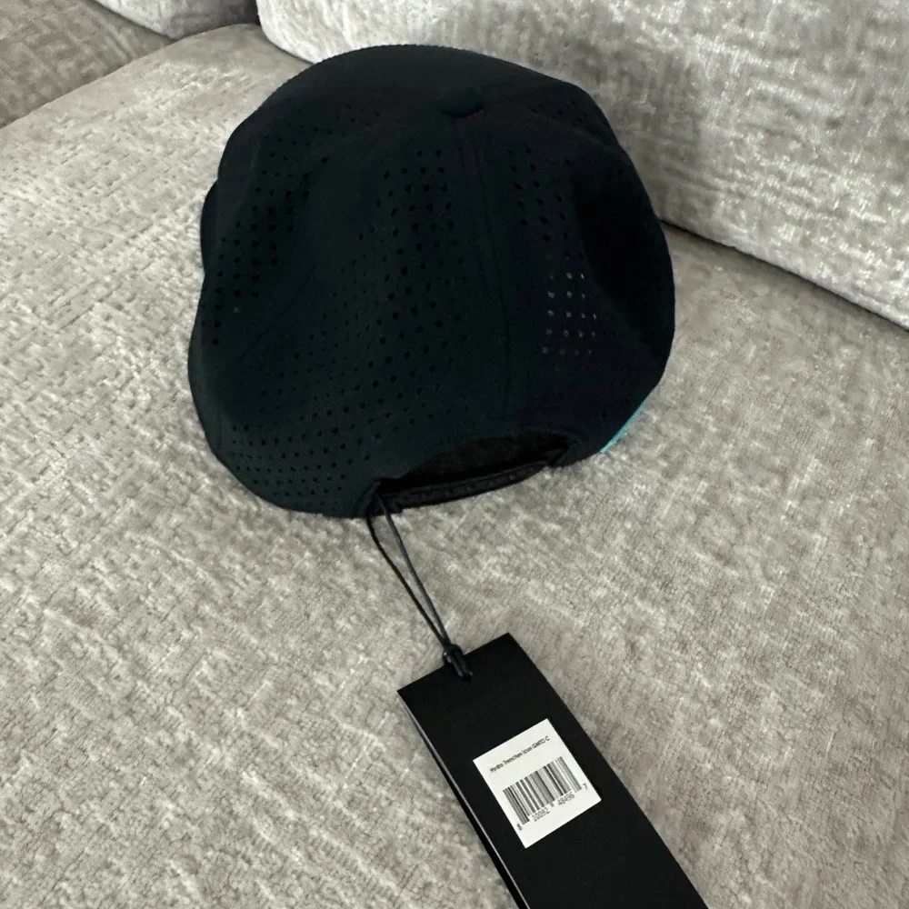 Stylish Black and Gray Cap with Pattern - Picture 2 of 4